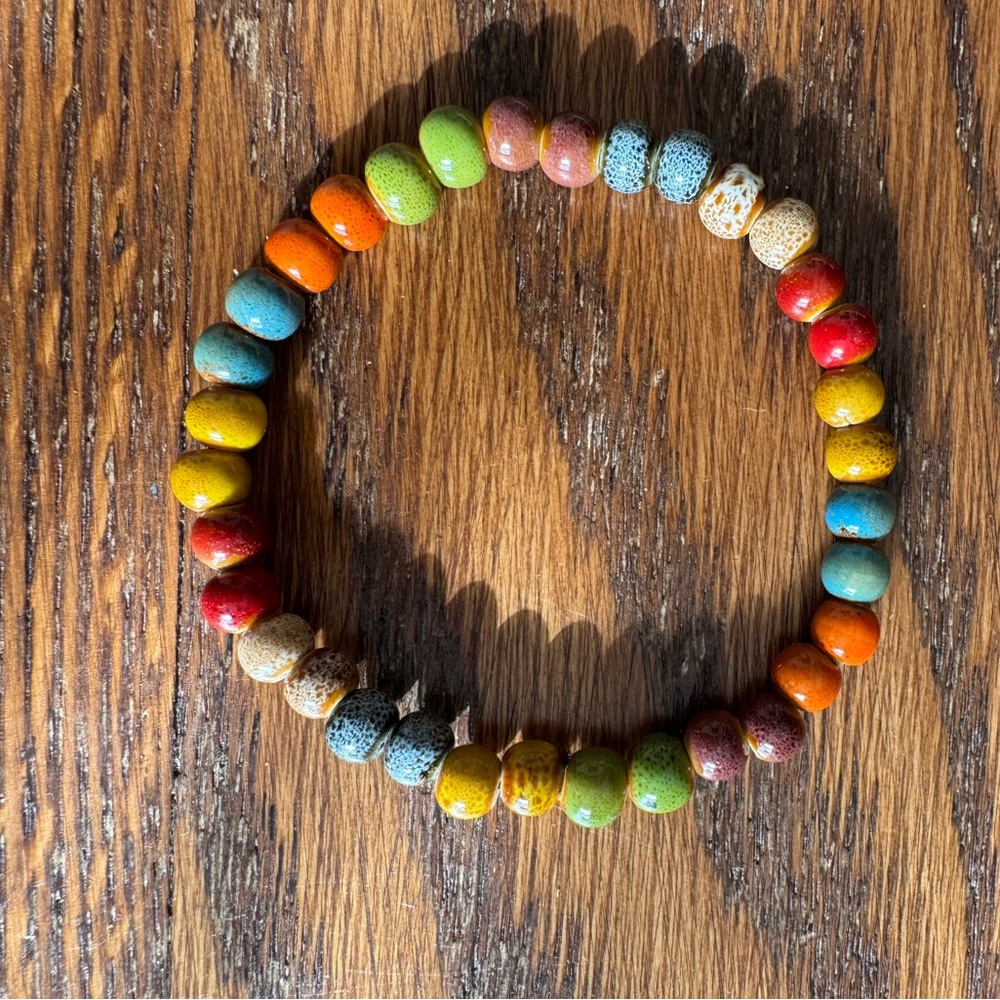 🌈 Ceramic bead stretch bracelet from Italy. - Picture 2 of 4